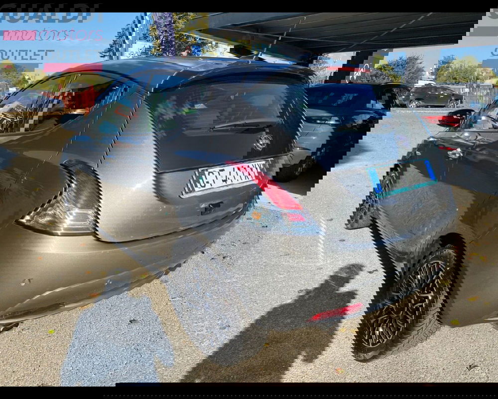 Lancia Ypsilon usata a Modena (19)