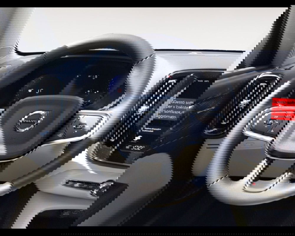 Volvo XC40 nuova a Ravenna (10)