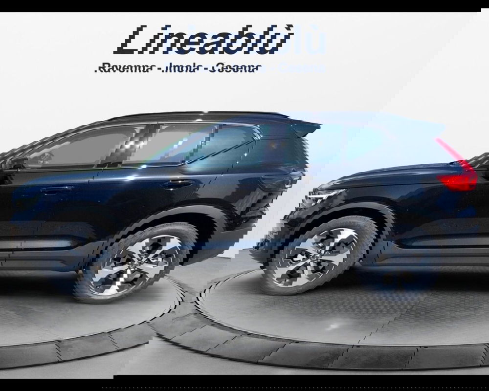 Volvo XC40 nuova a Ravenna (2)