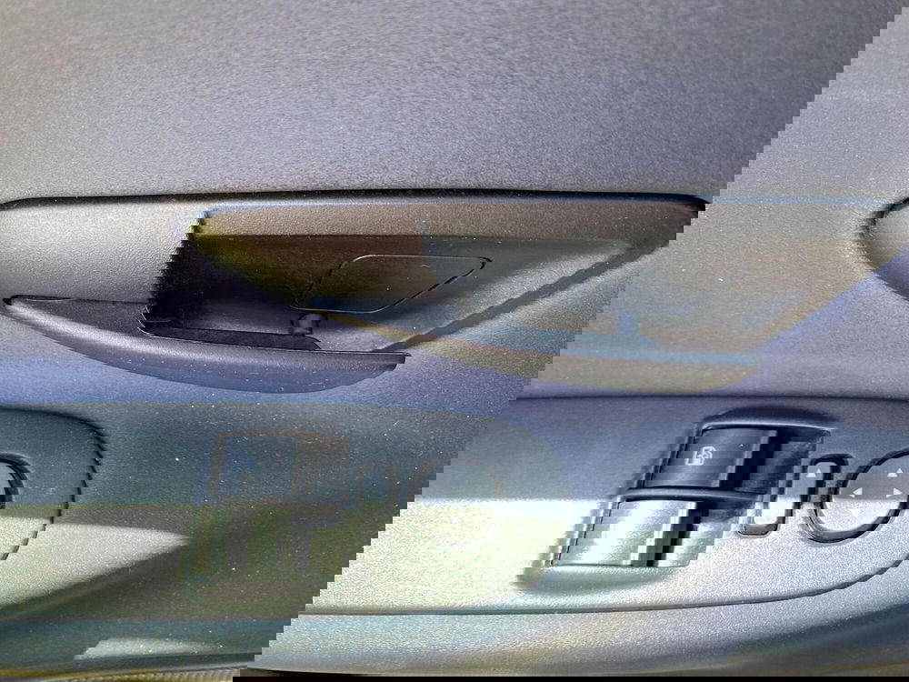 Lancia Ypsilon usata a Salerno (15)