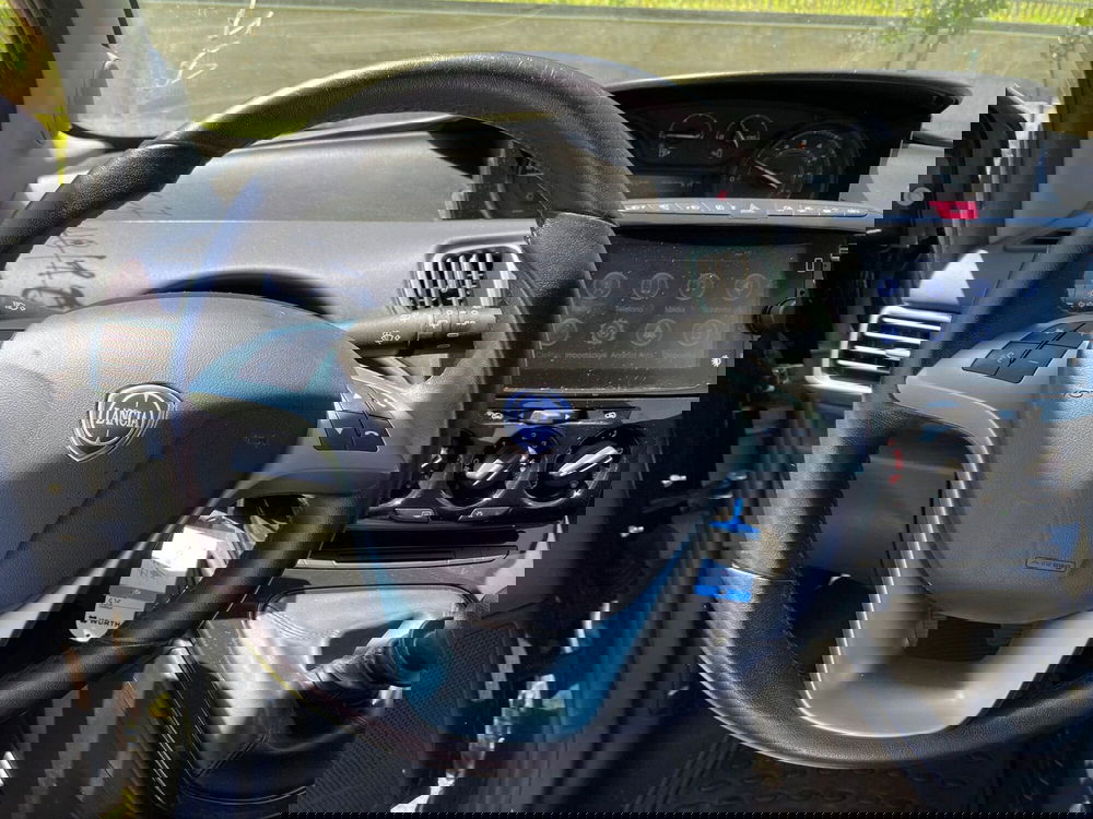 Lancia Ypsilon usata a Salerno (17)
