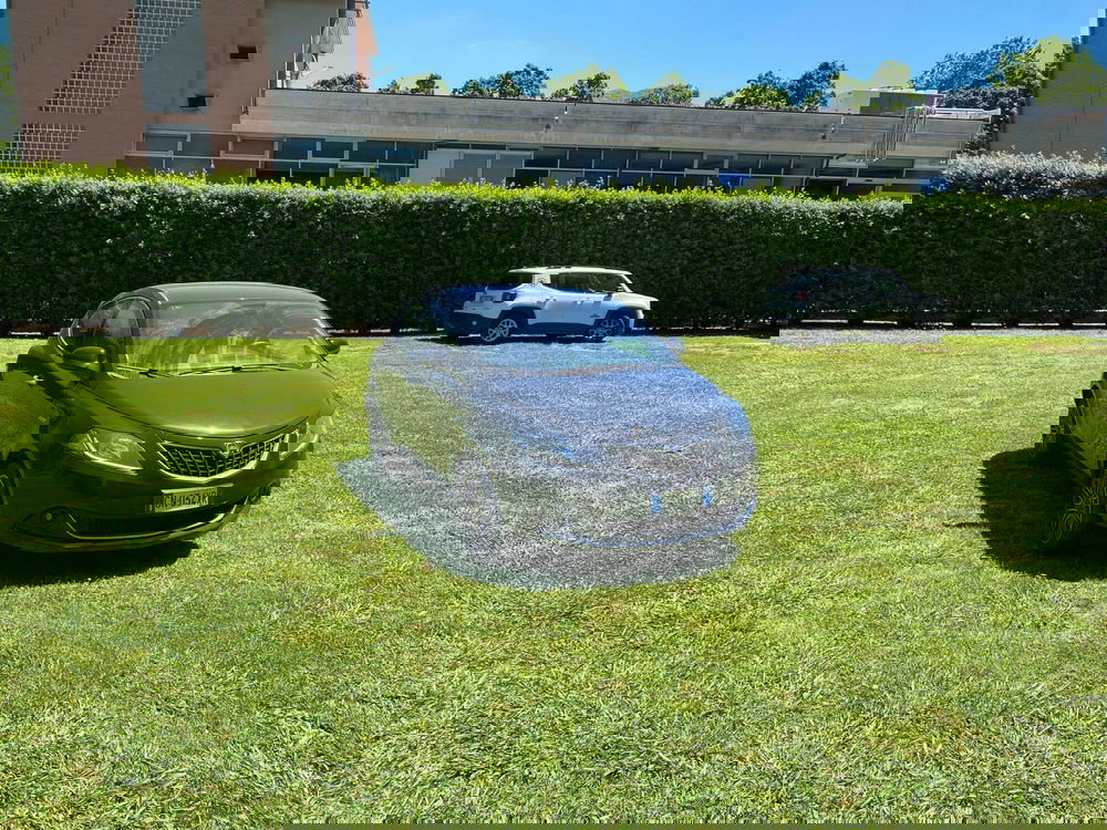 Lancia Ypsilon usata a Salerno (2)