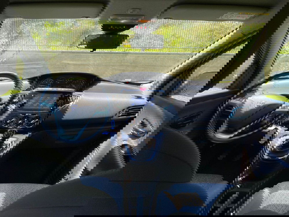 Lancia Ypsilon usata a Salerno (5)