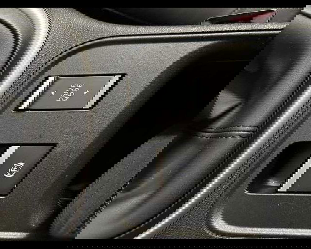 Jeep Avenger usata a Milano (17)