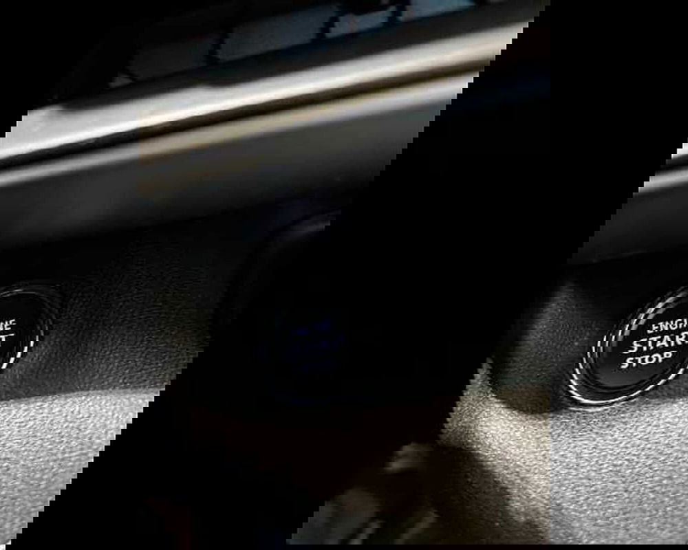 Jeep Avenger usata a Milano (18)