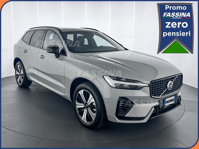 Volvo XC60 T6 Recharge AWD Plug-in Hybrid aut. Plus Dark del 2025 usata a Milano