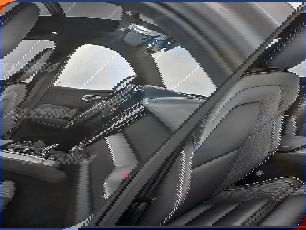 Volvo XC60 usata a Milano (13)