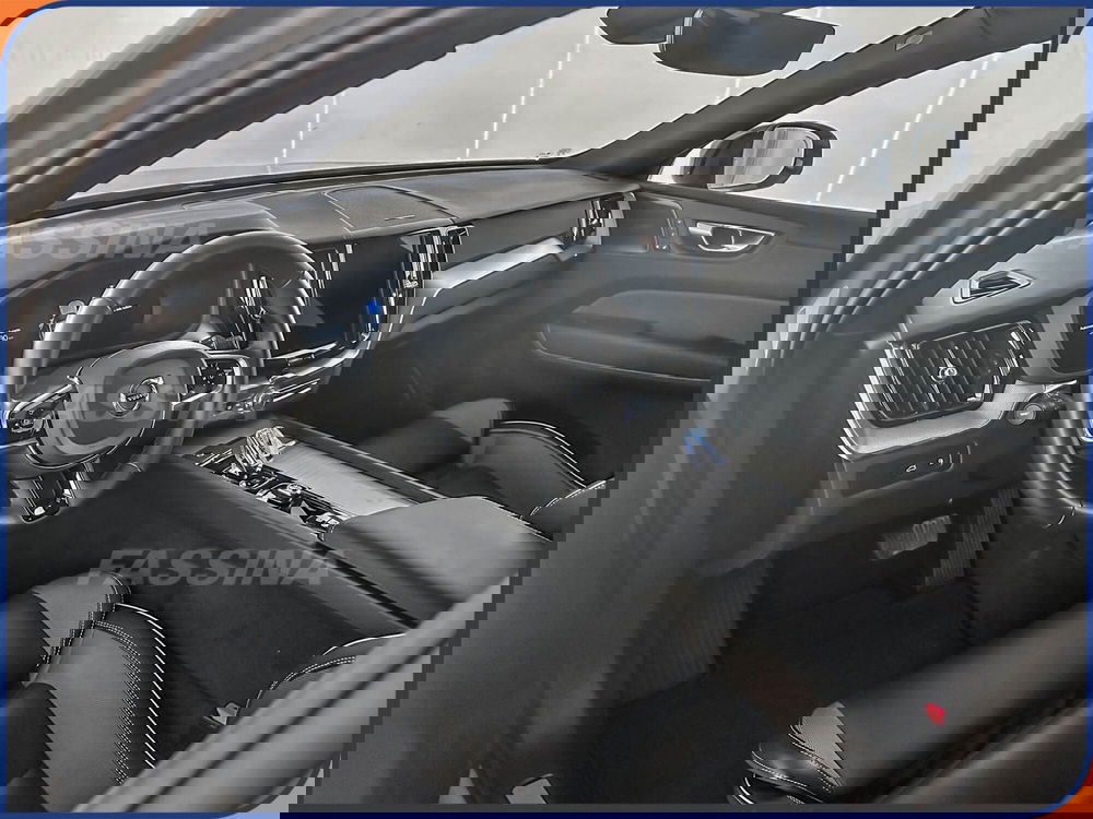 Volvo XC60 usata a Milano (9)