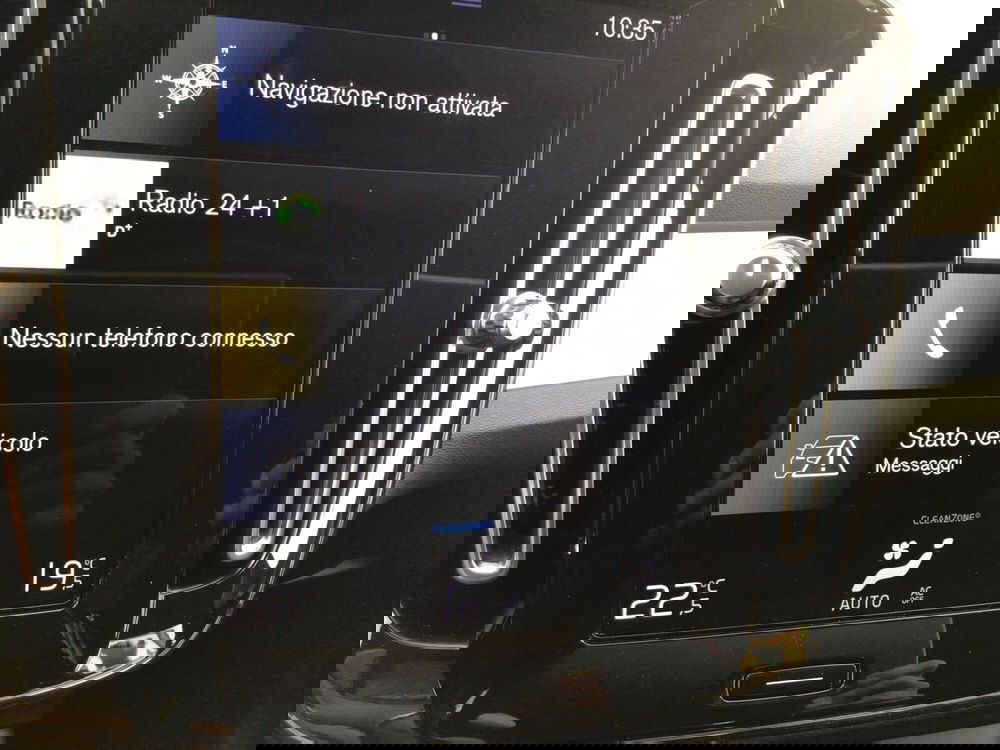 Volvo XC40 usata a Genova (11)