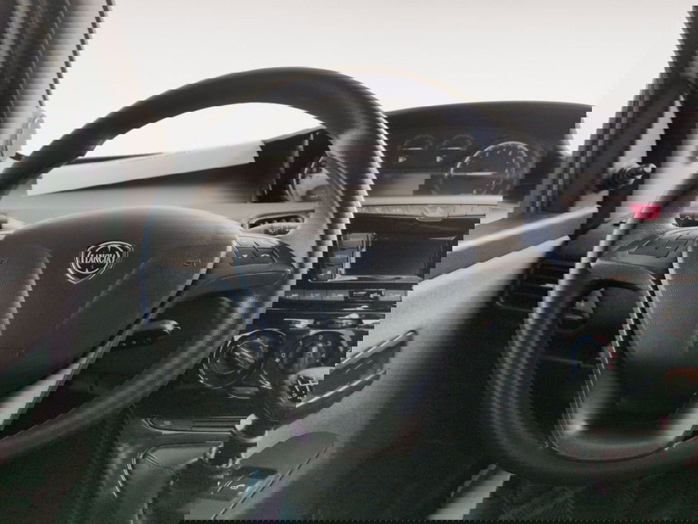 Lancia Ypsilon usata a Agrigento (11)