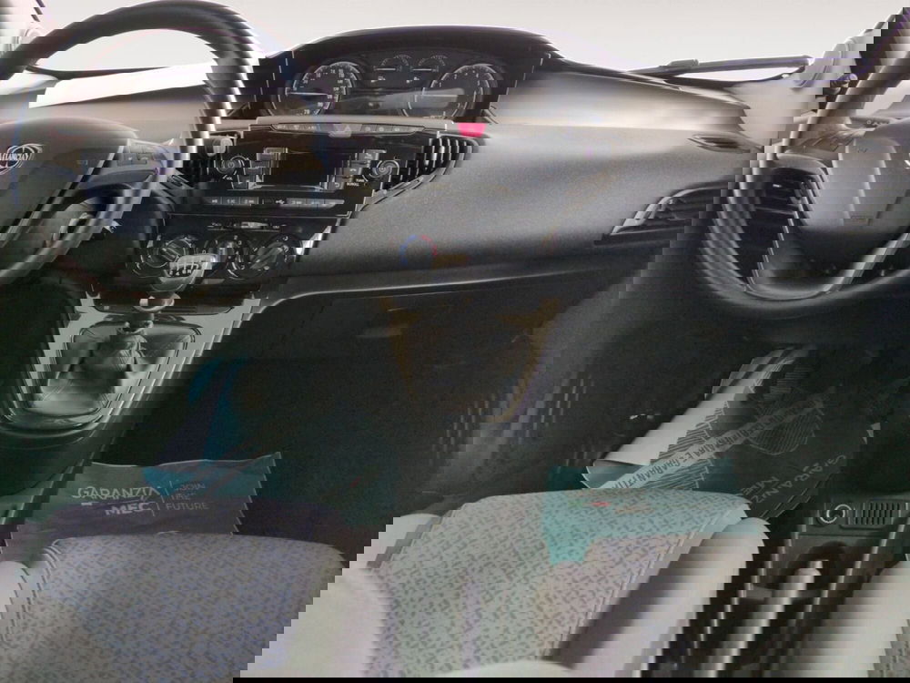 Lancia Ypsilon usata a Agrigento (9)