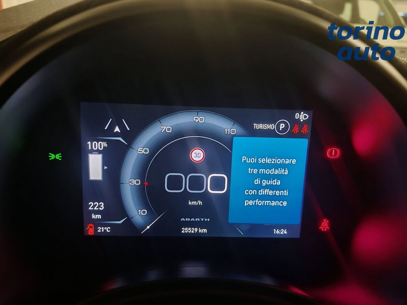 Abarth 500e Cabrio usata a Torino (15)