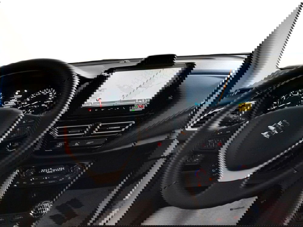 Suzuki S-Cross nuova a Milano (9)