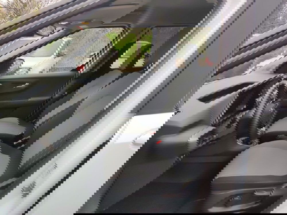 Ford Tourneo Courier usata a Roma (13)