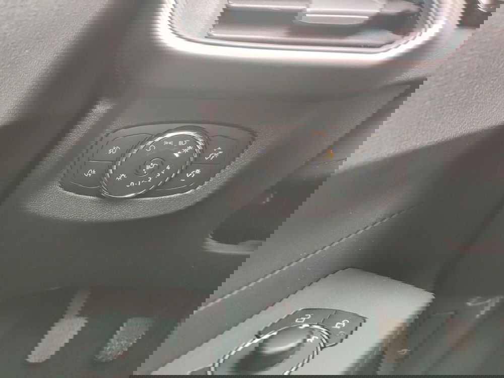 Ford Tourneo Courier usata a Roma (16)