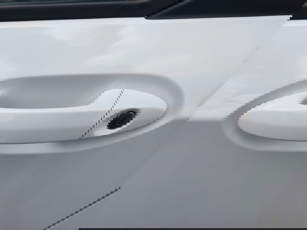 Ford Tourneo Courier usata a Roma (9)