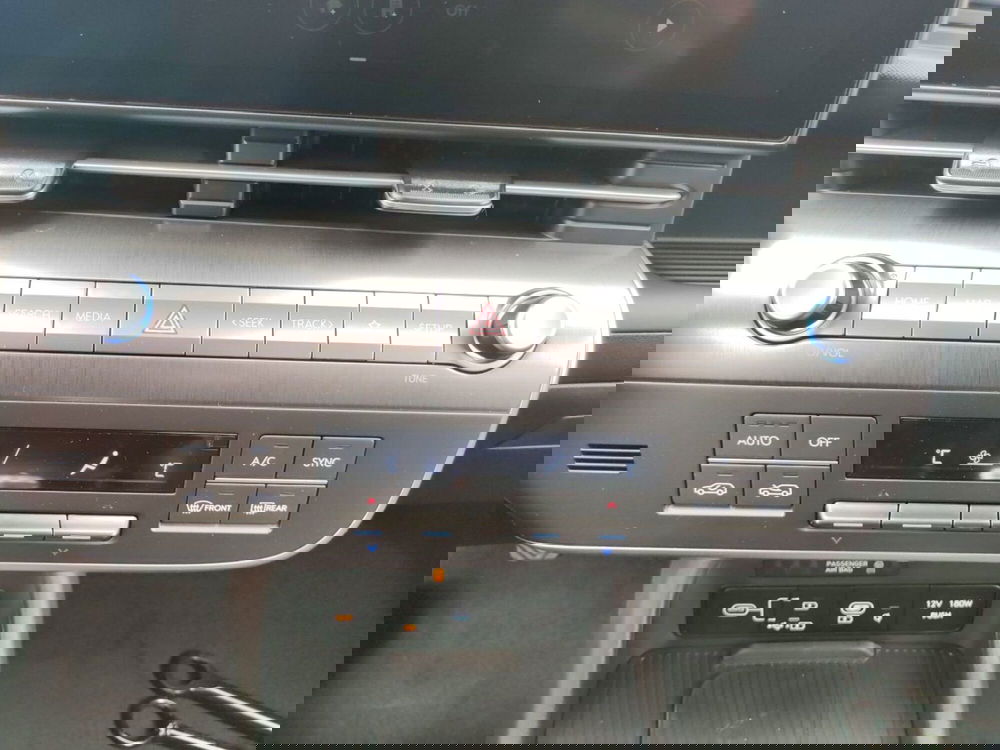 Hyundai Kona nuova a Roma (18)