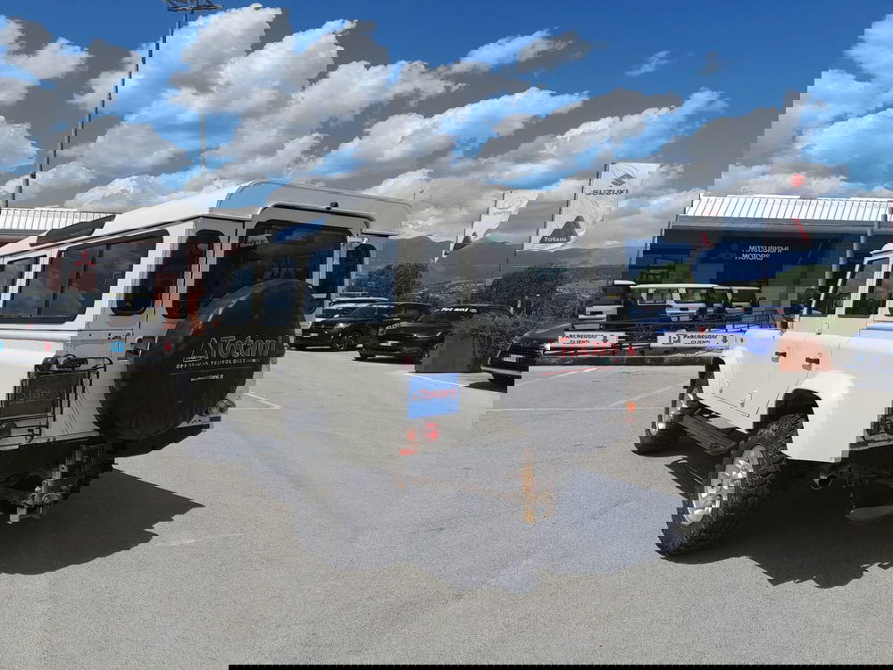 Land Rover Defender usata a L'Aquila (10)