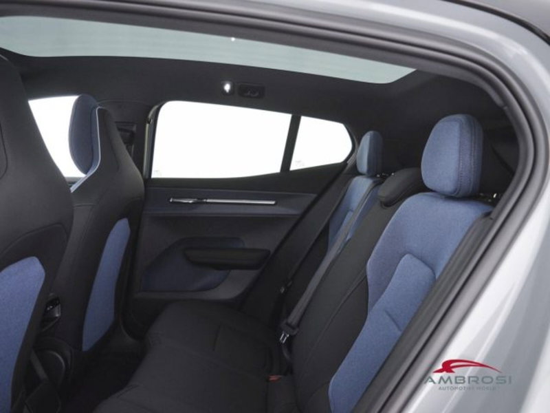 Volvo EX30 Cross Country nuova a Perugia (10)