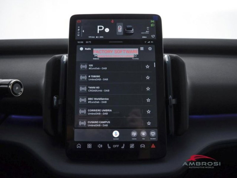 Volvo EX30 Cross Country nuova a Perugia (13)