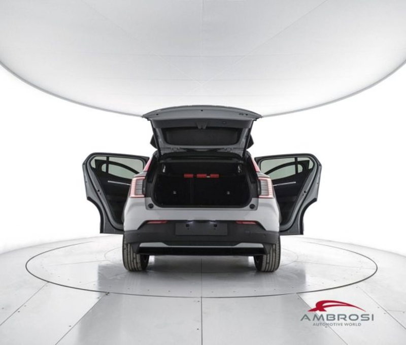 Volvo EX30 Cross Country nuova a Perugia (7)