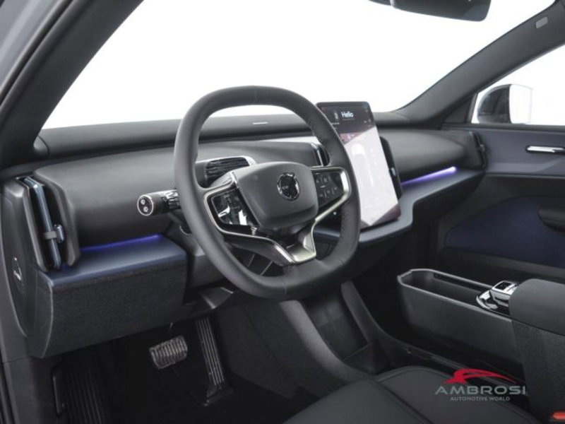 Volvo EX30 Cross Country nuova a Perugia (8)