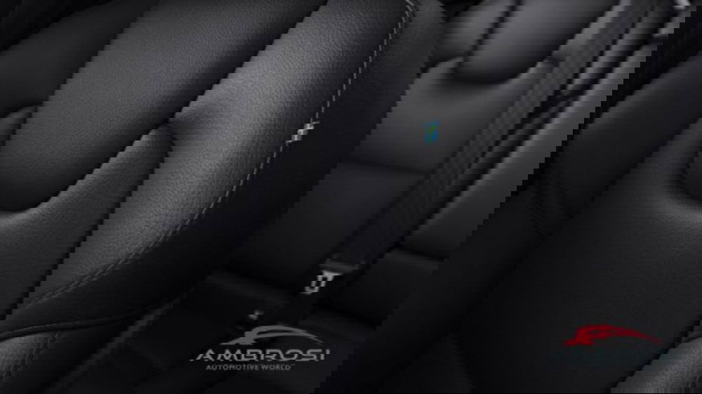 Volvo XC60 nuova a Perugia (10)