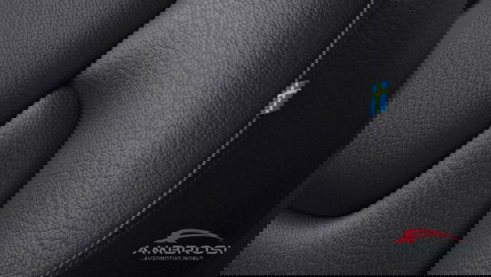 Volvo XC60 nuova a Perugia (13)