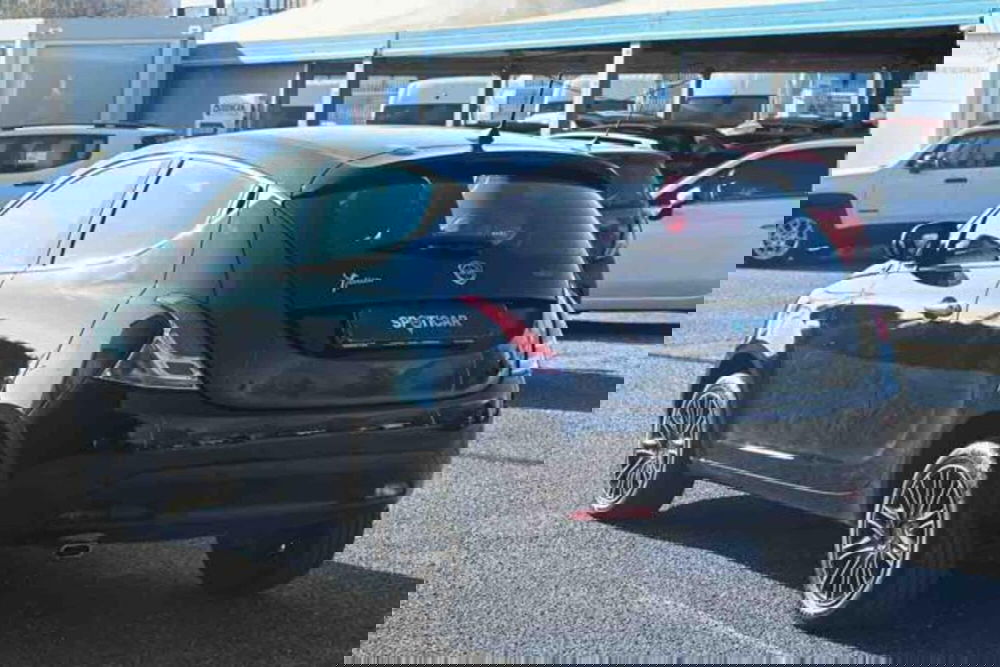 Lancia Ypsilon usata a Torino (7)