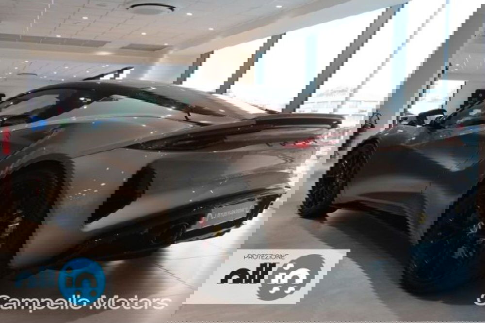 Lotus Emira usata a Venezia (3)