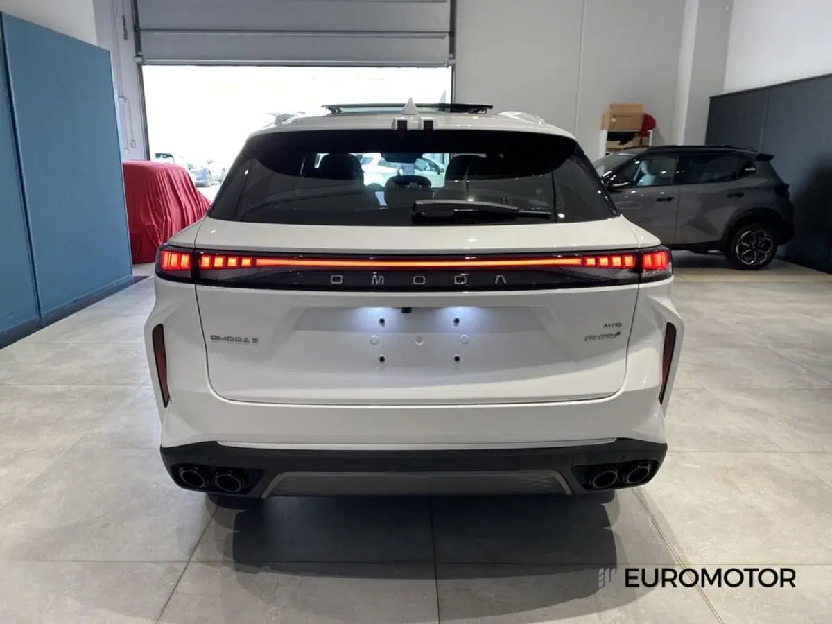 Omoda Omoda 9 SHS-P nuova a Bari (11)