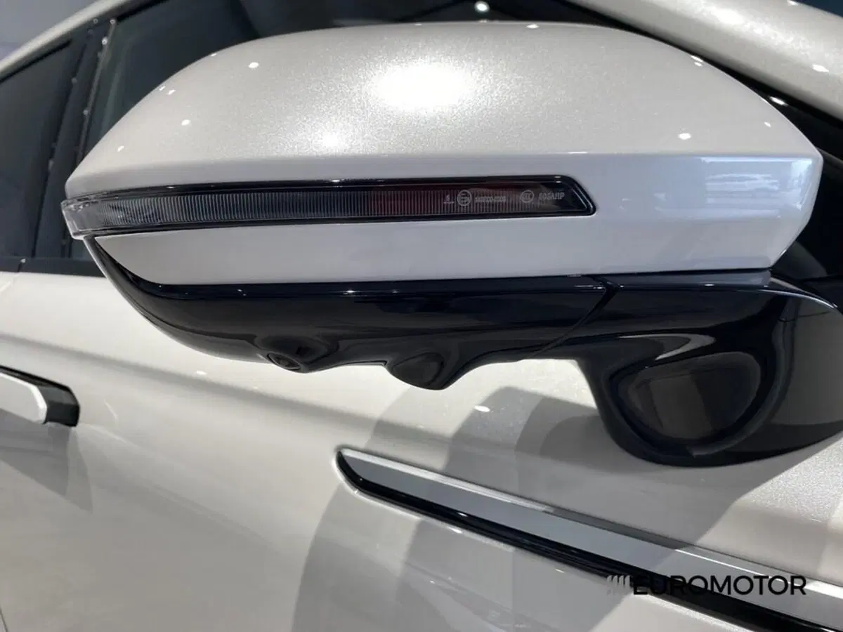 Omoda Omoda 9 SHS-P nuova a Bari (8)