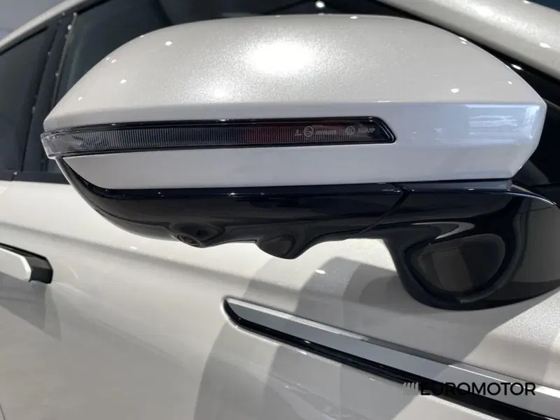 Omoda Omoda 9 SHS-P nuova a Bari (8)