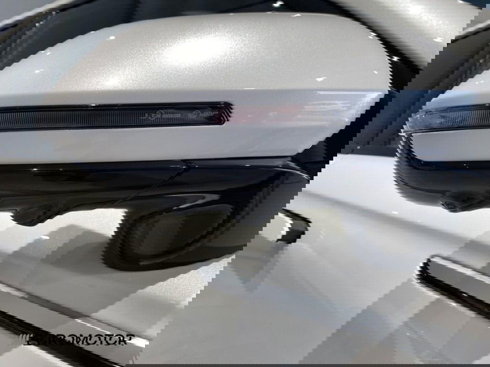 Omoda Omoda 9 SHS-P nuova a Bari (8)