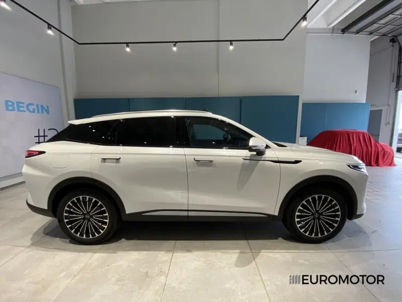 Omoda Omoda 9 SHS-P nuova a Bari (9)
