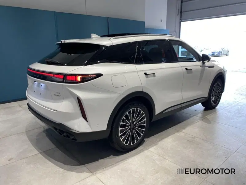 Omoda Omoda 9 SHS-P nuova a Bari (10)
