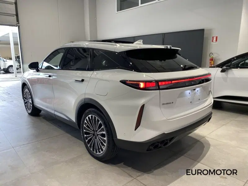 Omoda Omoda 9 SHS-P nuova a Bari (12)