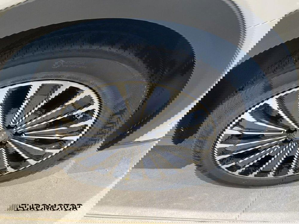 Omoda Omoda 9 SHS-P nuova a Bari (7)