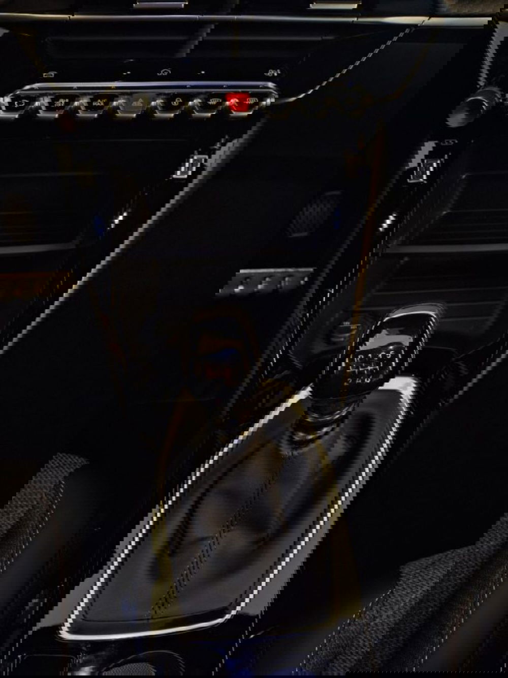 Peugeot 2008 nuova a Vicenza (13)