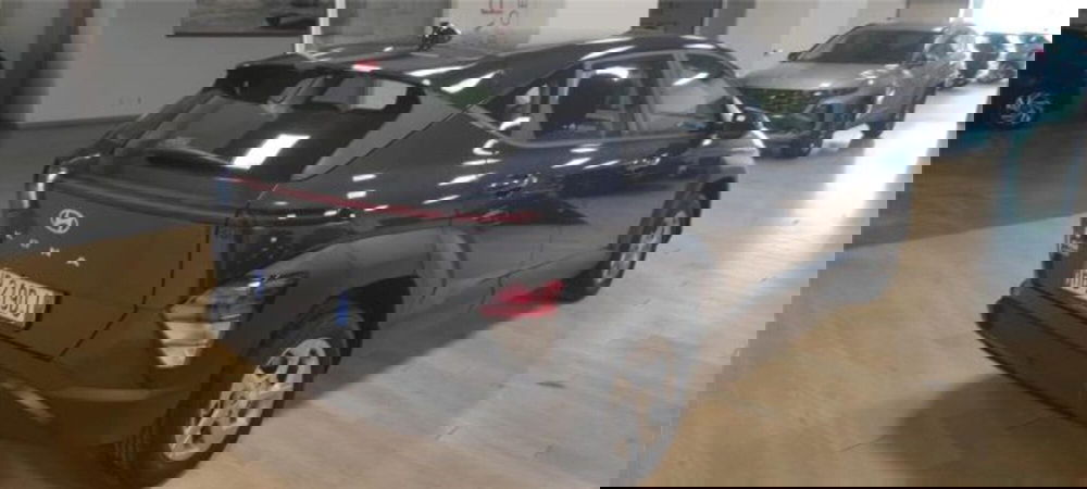 Hyundai Kona nuova a Bari (4)