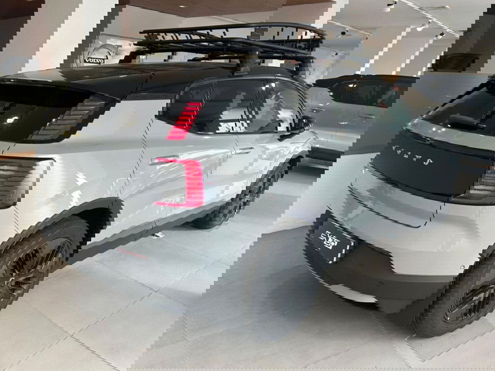 Volvo EX30 Cross Country nuova a Napoli (2)