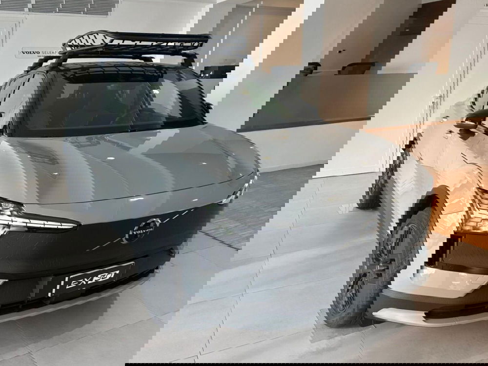 Volvo EX30 Cross Country nuova a Napoli (3)