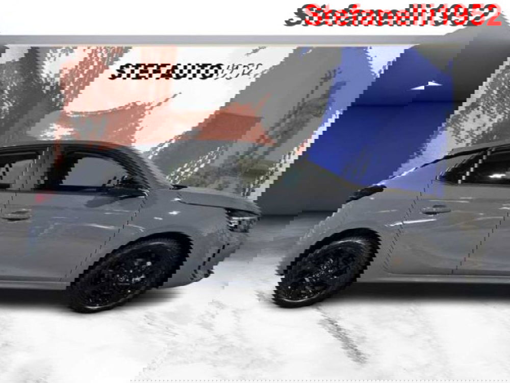 Opel Corsa nuova a Bologna (2)