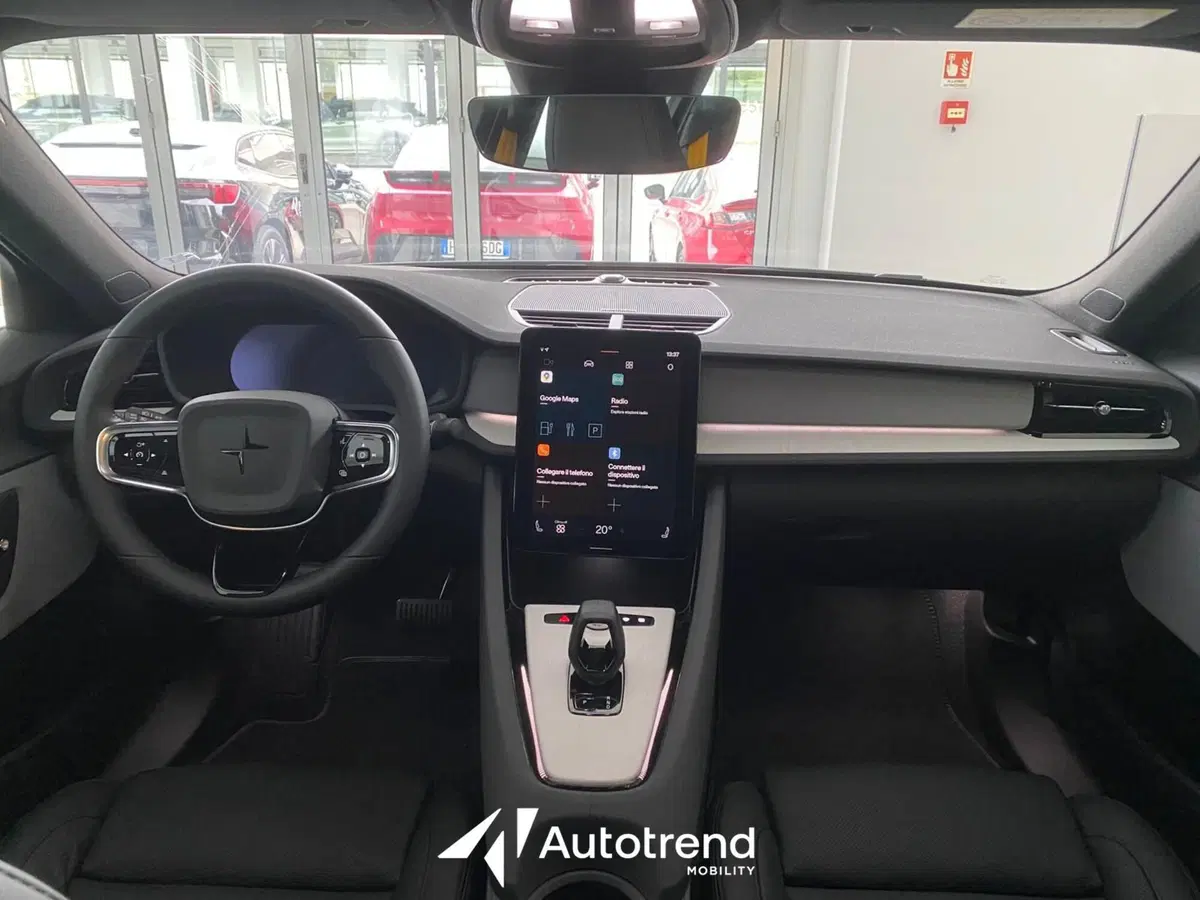 Polestar Polestar 2 nuova a Bari (8)