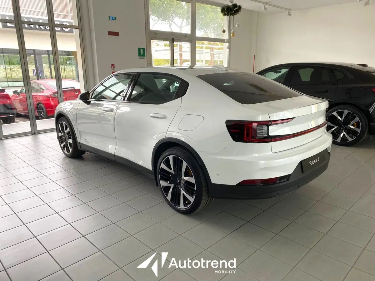 Polestar Polestar 2 nuova a Bari (3)
