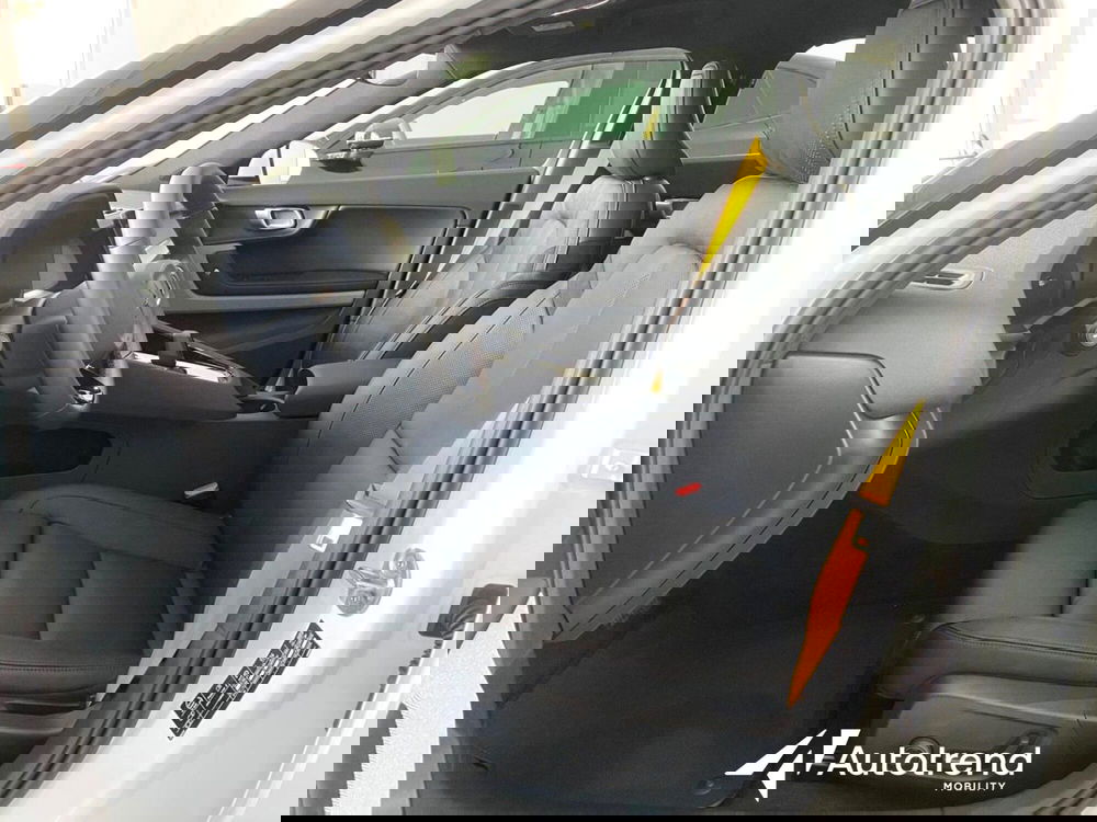 Polestar Polestar 2 nuova a Bari (4)