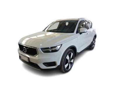 Volvo XC40 D3 Momentum del 2020 usata a Bari