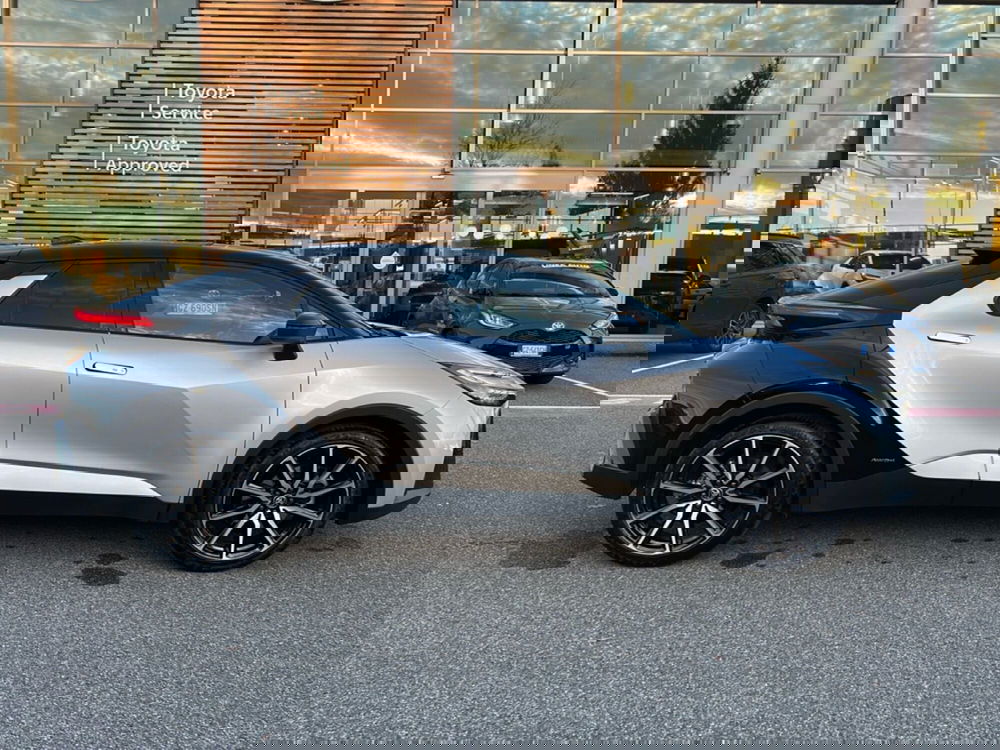 Toyota Toyota C-HR usata a Milano (8)