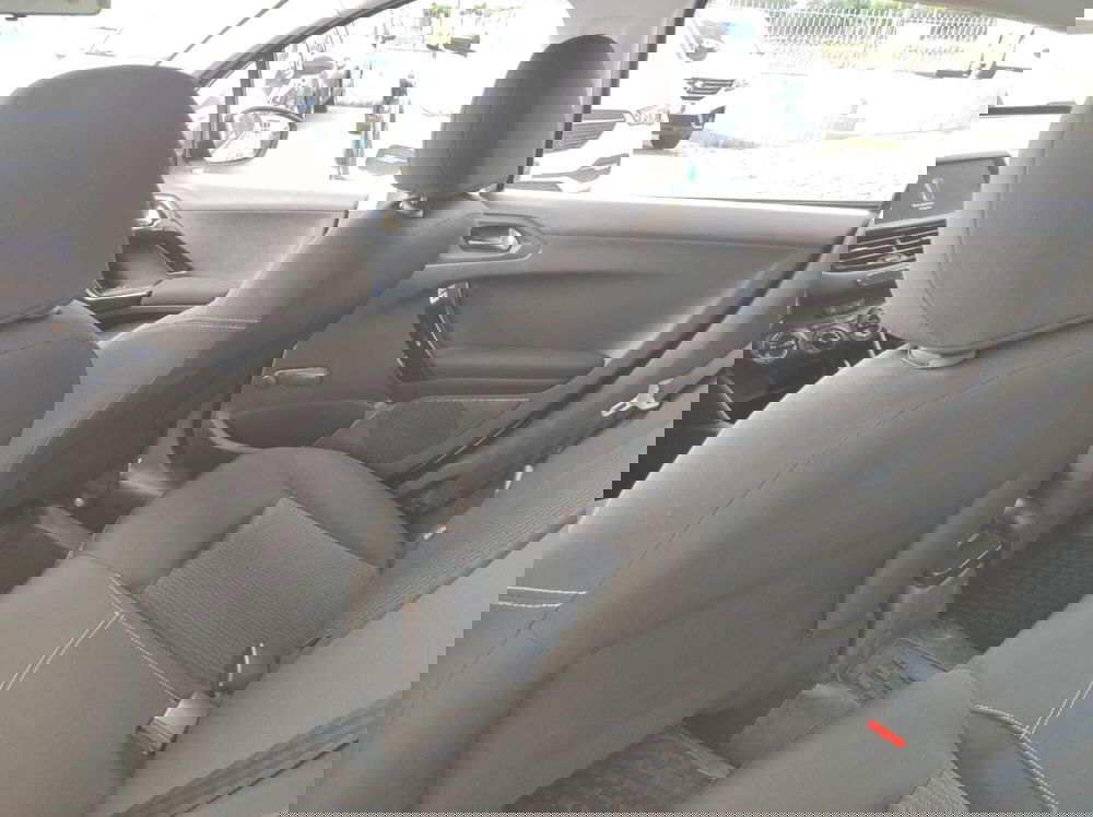 Peugeot 208 usata a Salerno (17)