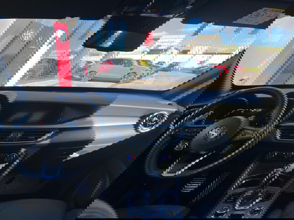 Alfa Romeo Stelvio usata a Milano (17)